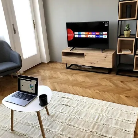 Lovely Apartman *