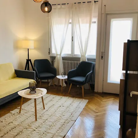 Lovely * Βουκουρέστι